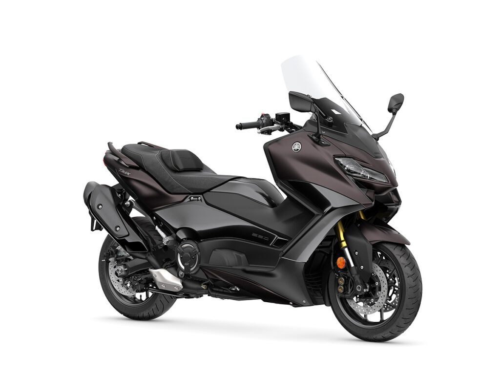 全新2024年式「TMAX Tech MAX」及「TMAX」將帶給消費者各2款配色，，共計4款車型供選擇。(圖片提供：台灣山葉)