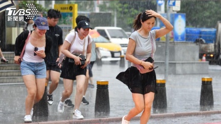 明再飆36度！週末天氣曝　「這2天」炸大雷雨