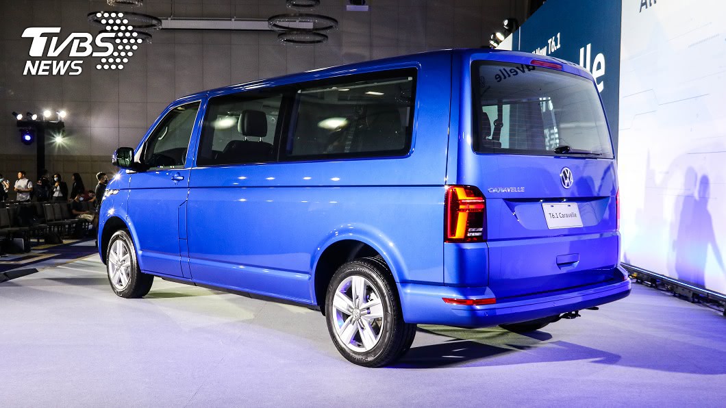 T6.1 Caravelle共提供5款車型選擇，開出140.3萬起建議售價。