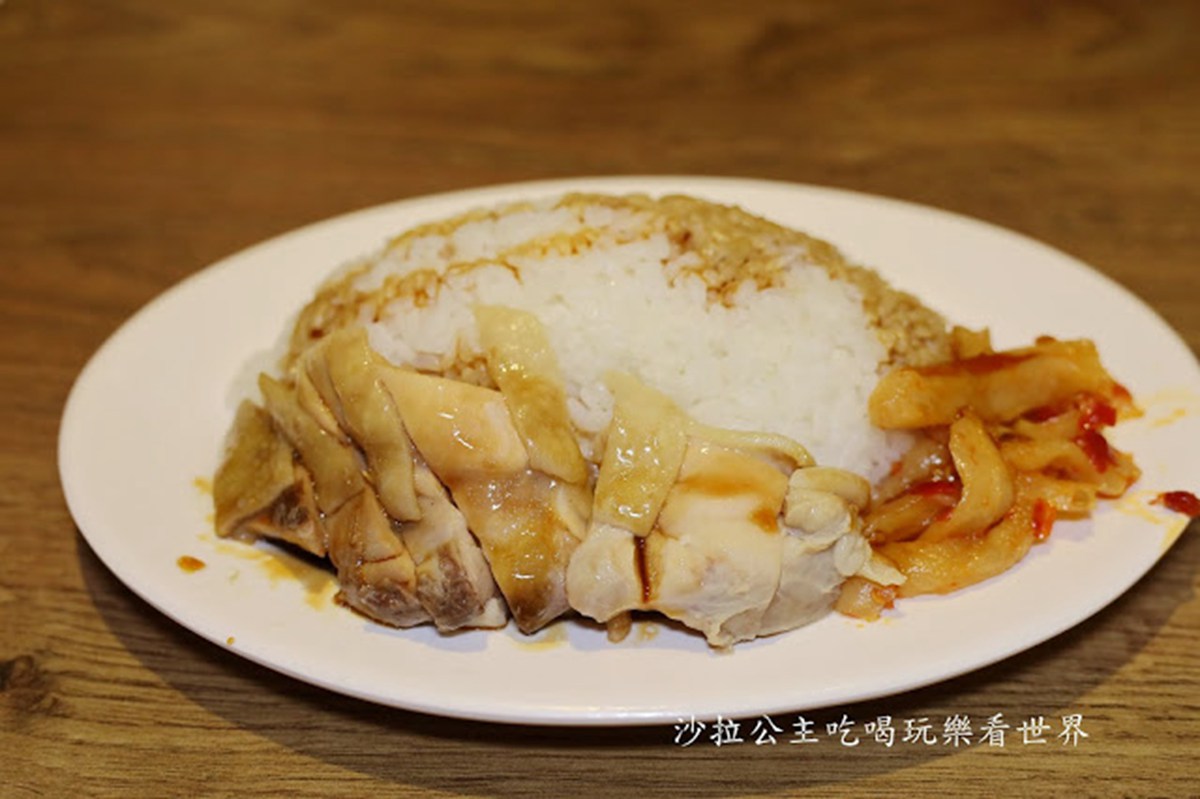 【新開店】士林夜市美食再+1！超邪惡雞飯吃得到滿滿雞油香，必搭生辣椒更唰嘴