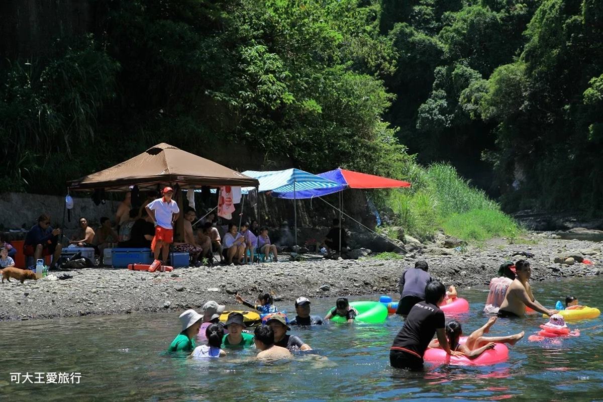 爸媽快筆記！北部６玩水放電景點：80元暢玩、３層樓高滑水道、馬路邊戲水池