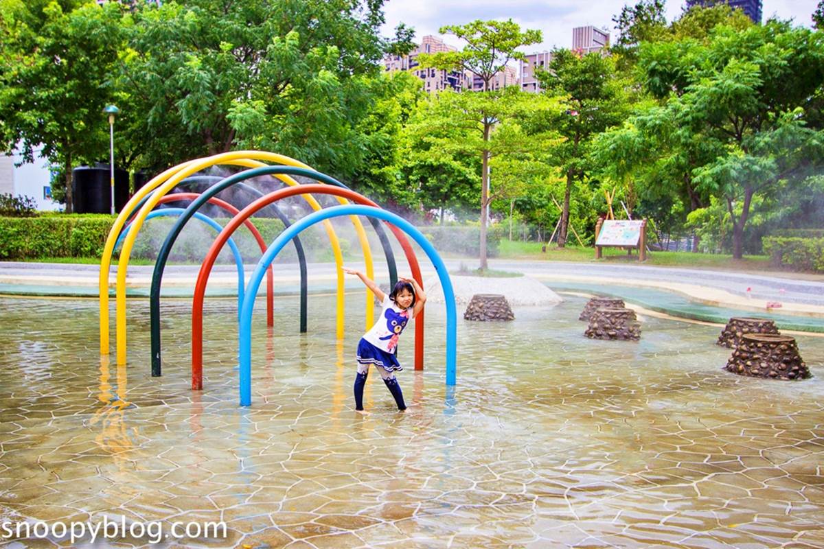 帶孩子免費玩到飽！新北５大「戲水勝地」：全台最大水樂園、博物館玩水廣場