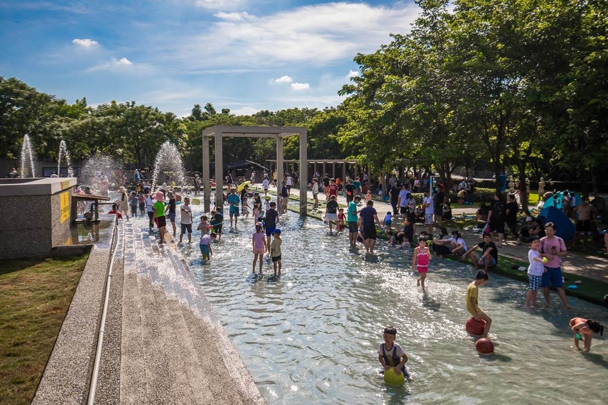 帶孩子免費玩到飽！新北５大「戲水勝地」：全台最大水樂園、博物館玩水廣場