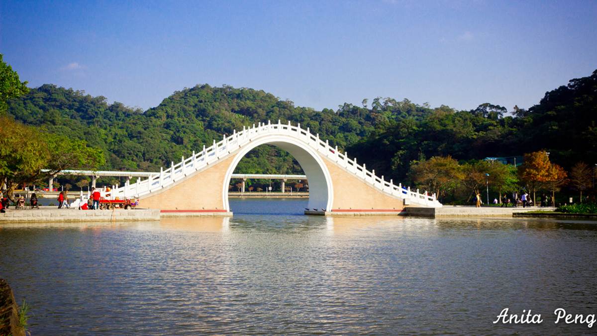 「錦帶橋」是「大湖公園」的亮點之一。（圖片來源：史努比遊樂園）