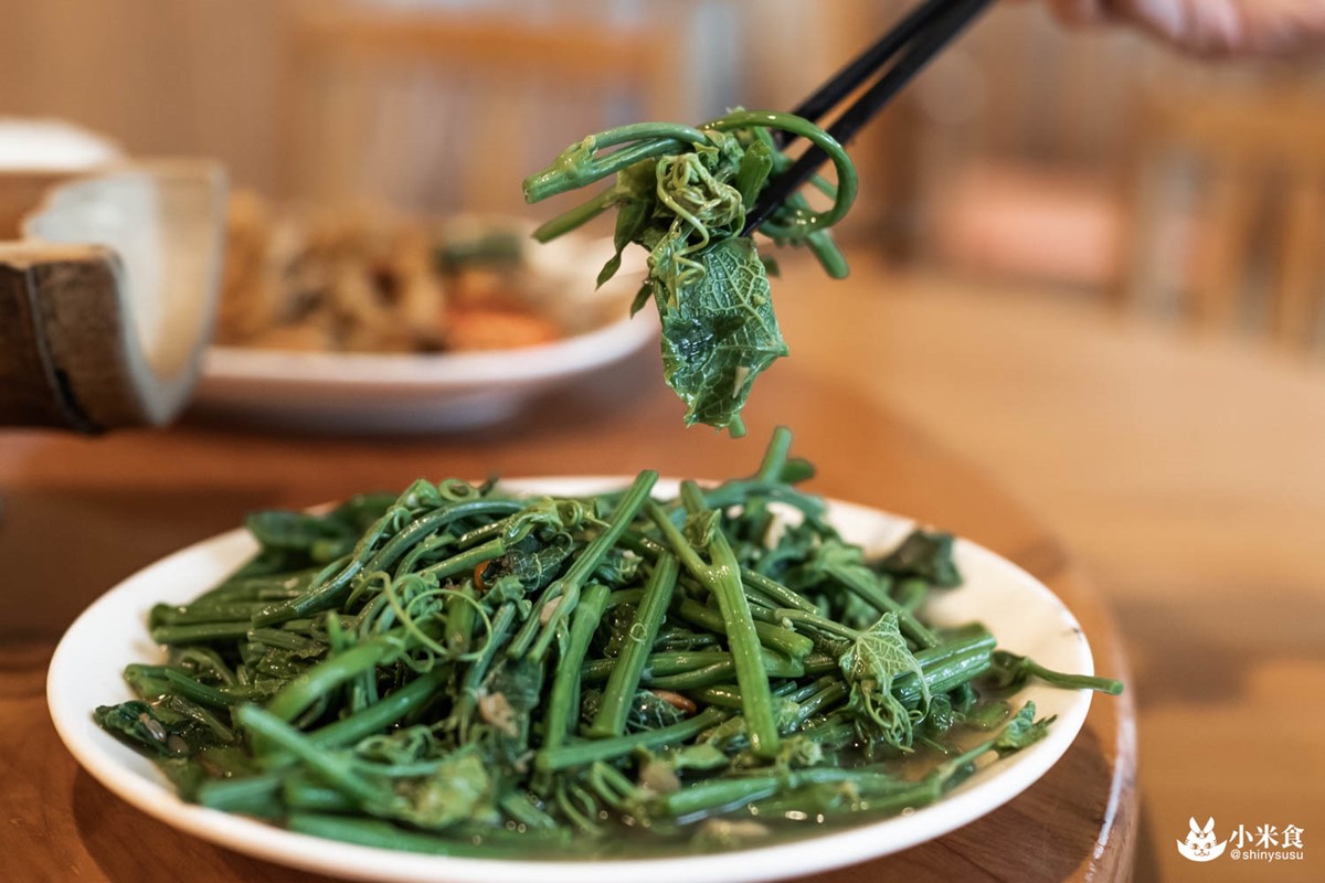 晚餐桂筍東坡肉超誘人！睡溪頭小木屋吸飽芬多精，順遊竹林祕境、妖怪村