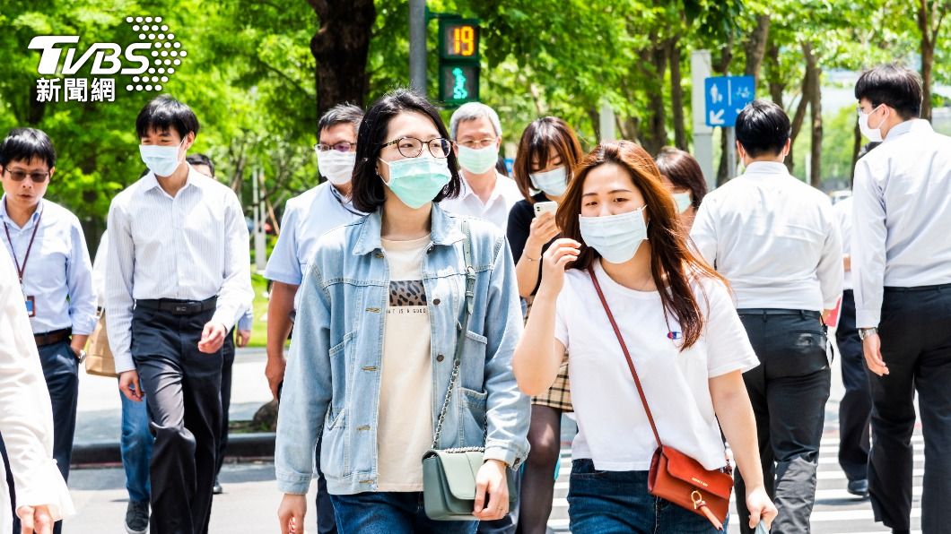 有專家認為新冠病毒未來可能朝向輕症化。（示意圖／shutterstock達志影像）