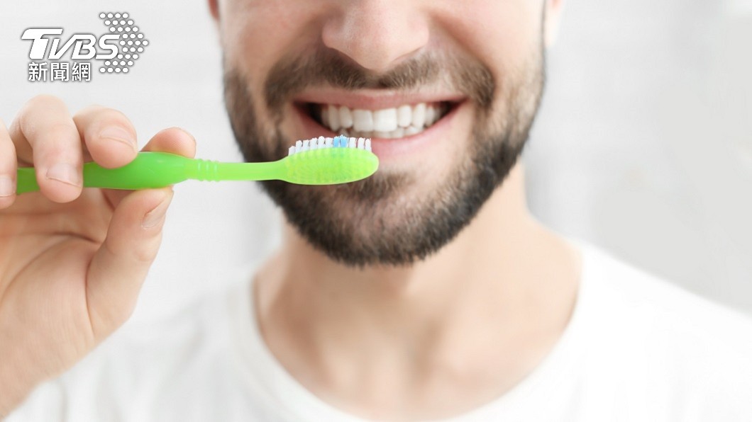 牙醫楊大表示，一天可以刷牙三次到四次是最好。（示意圖／shutterstock達志影像）