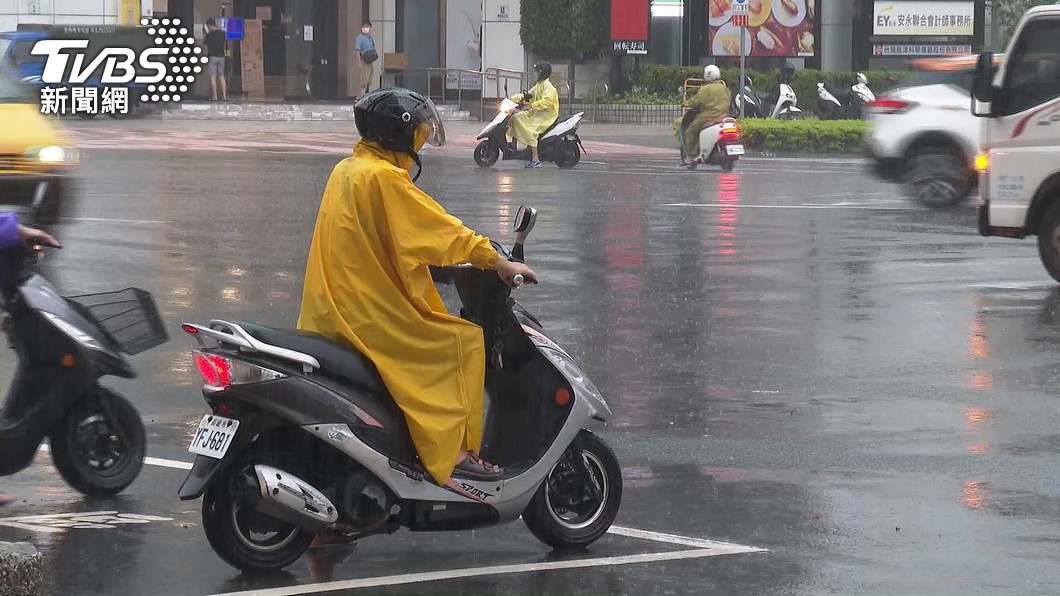 西南風造成中南部降雨。（圖／TVBS資料畫面）