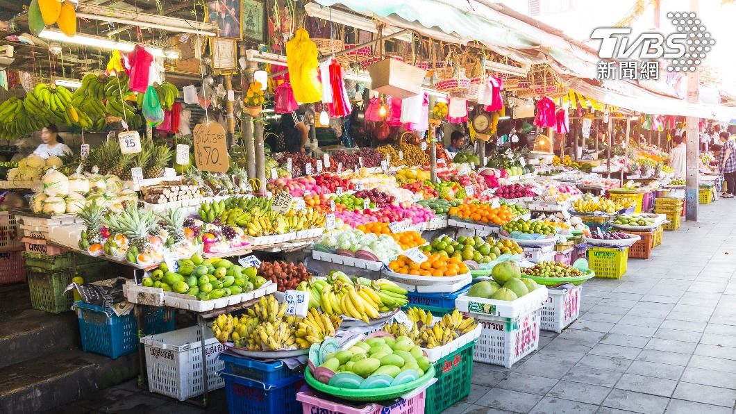 傳統菜市場向來是是婆婆媽媽最喜愛的買菜地點。（示意圖／shutterstock達志影像）