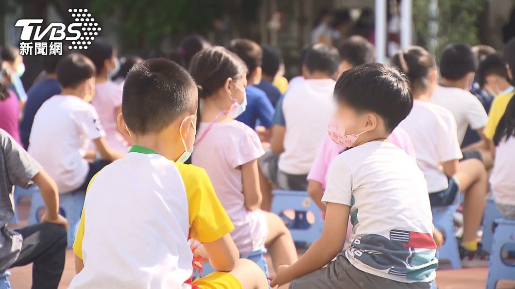 國中小今日開學，黃高彬提醒家長務必注意腸病毒等傳染病。（示意圖／shutterstock達志影像）