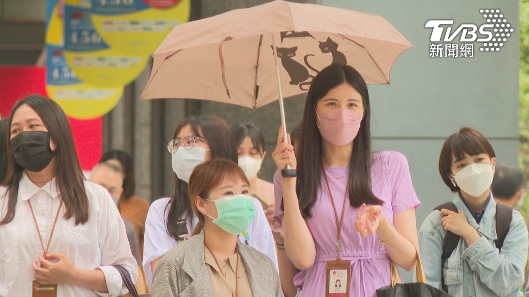 水氣減少今日各地天氣好轉。（圖／TVBS）