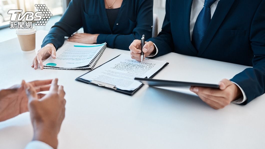 本週屬狗的人事業愛情兩得意。（示意圖／shutterstock達志影像）