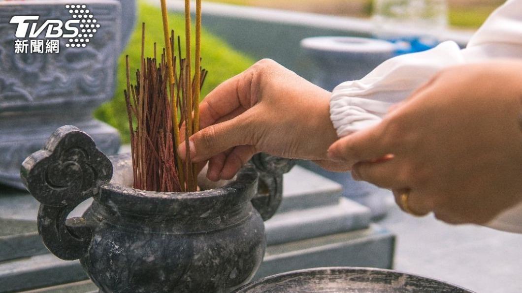 清明掃墓、祭祖是華人重要的文化之一。（示意圖／shutterstock達志影像）