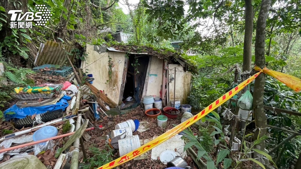 謝姓男子獨居在虎山步道工寮被發現已成白骨。（圖／TVBS）