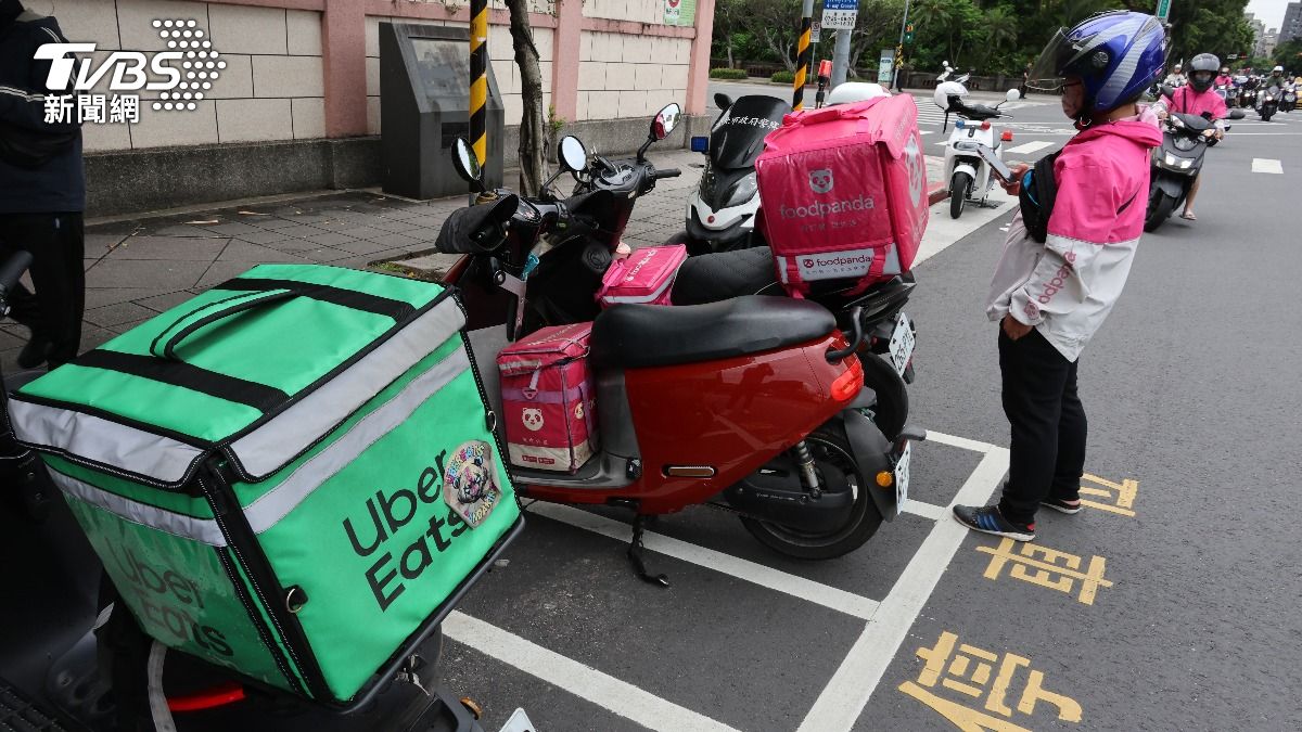 外送平台Uber Eats今（14日）宣布併購foodpanda。（圖／葉志明攝）