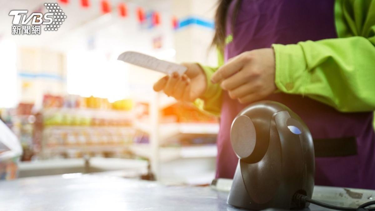 原PO指出很多店員喜歡說「幫我」。（示意圖，非當事人／shutterstock達志影像）