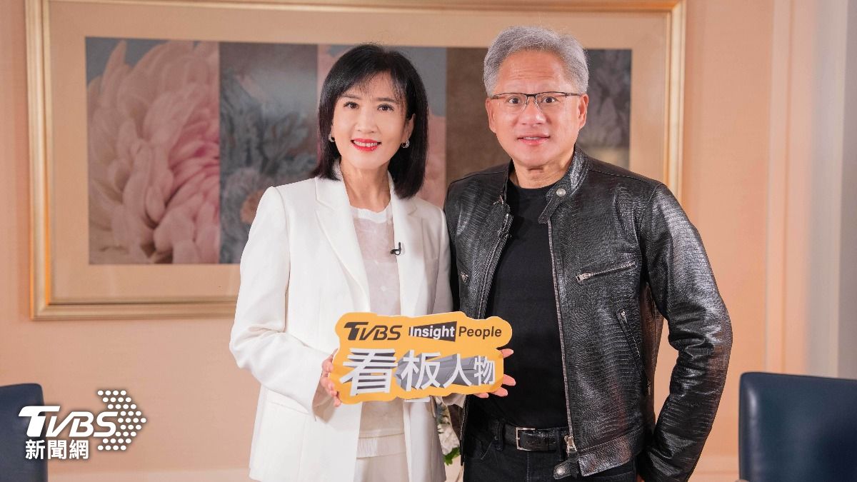 《TVBS看板人物》主持人方念華獨家專訪黃仁勳談AI革命。（圖／TVBS）