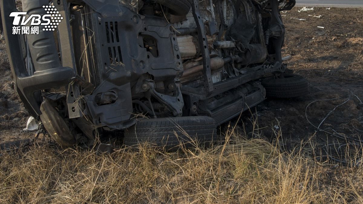 印度女子倒車失誤崖身亡。（示意圖／Shutterstock達志影像）