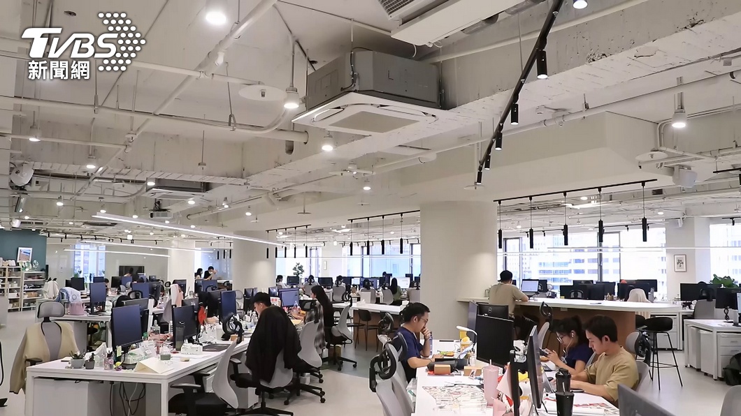 Remote work reshapes global workplace, Asia lags behind