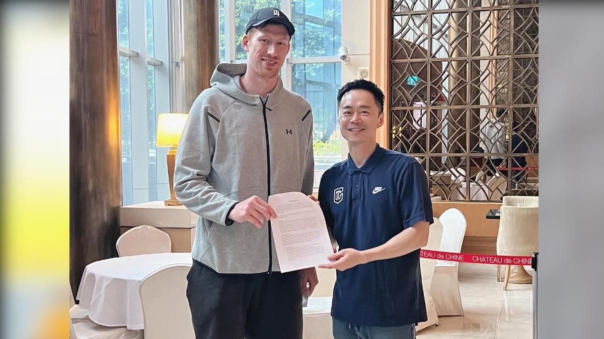 籃球／台灣第3名歸化球員來了　「大B」吉爾貝克與籃協完成簽約