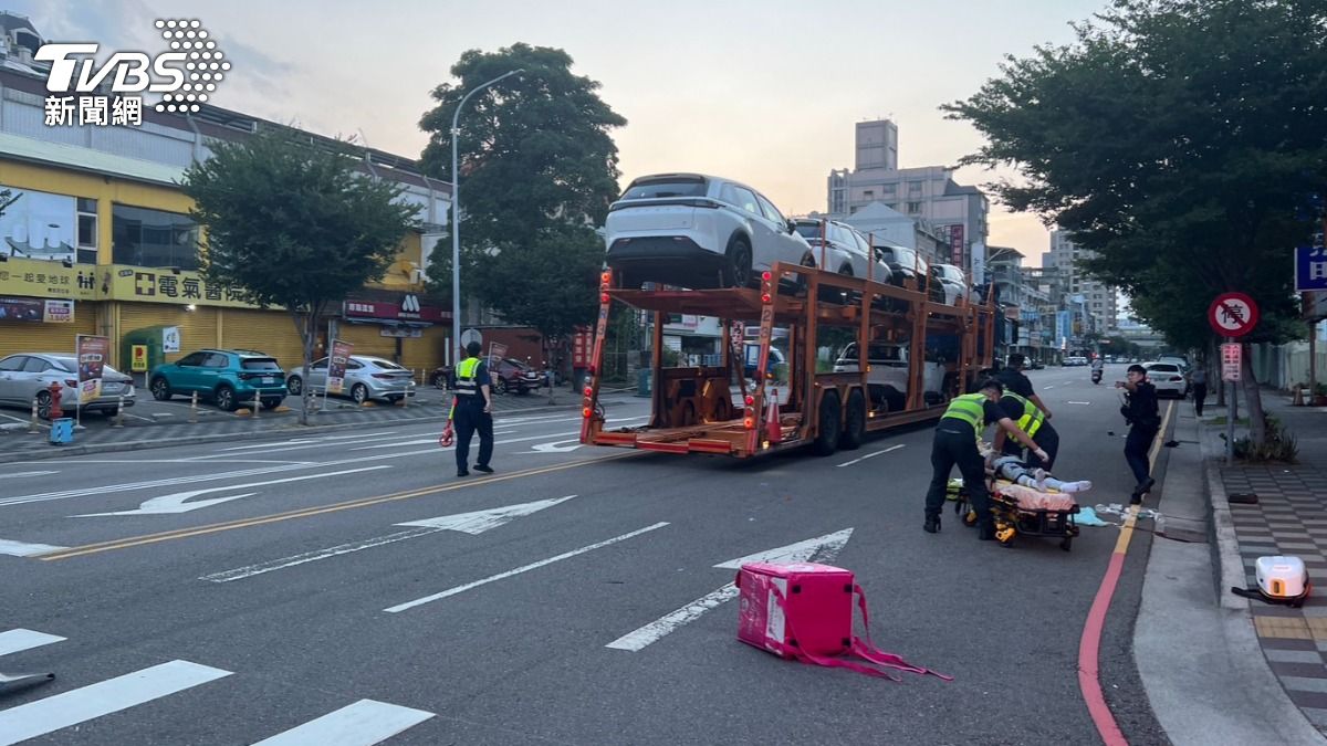  台中市南屯區今（23）日清晨發生一起死亡車禍。（圖／TVBS）