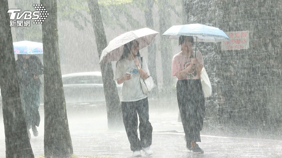 山陀兒將為屏東、台東、花蓮及宜蘭帶來驚人雨勢。（圖／黃城碩攝）