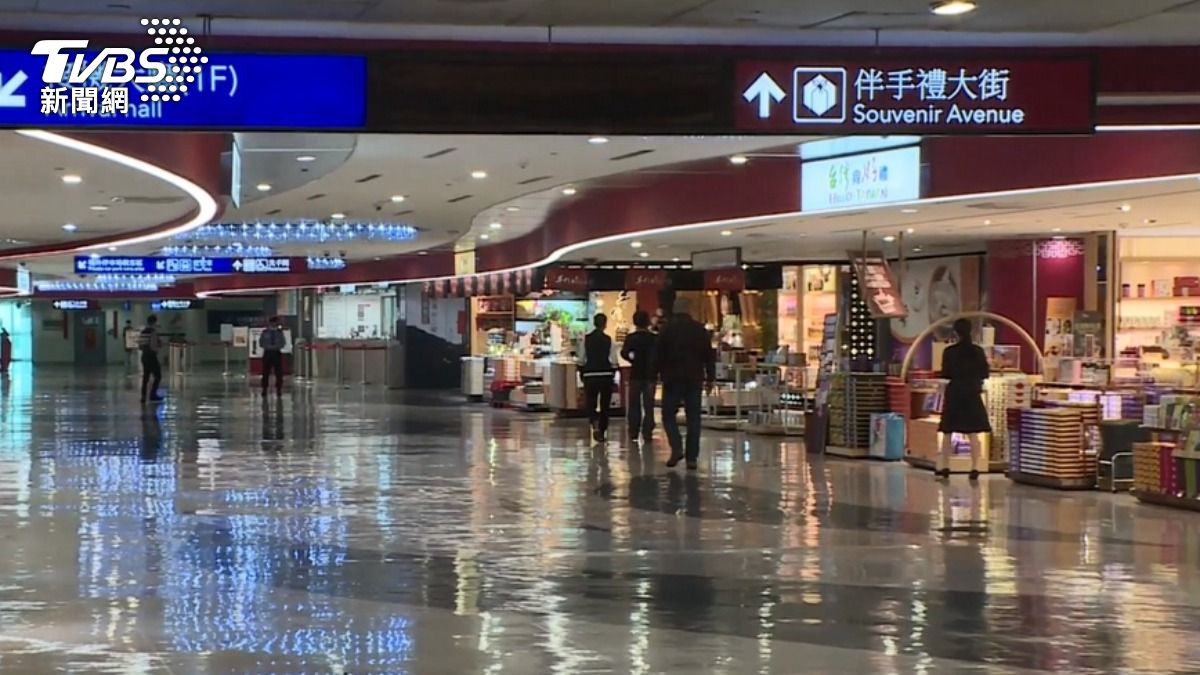 機場免稅店可一次購足各種伴手禮。（圖／TVBS資料畫面）