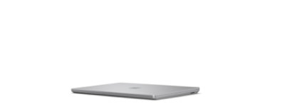 旋轉的 Surface Laptop Go 3 打開及闔上，同時展示裝置的所有角度。