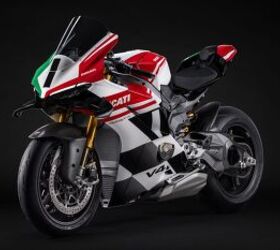 2025 Ducati Panigale V4 Tricolore Gallery