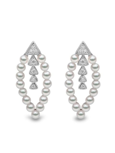 Yoko London aretes Raindrop Akoya en oro blanco de 18kt con perla y diamantes