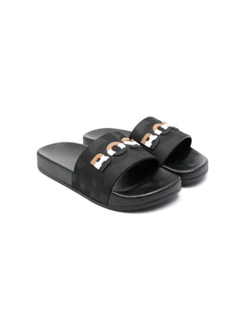 BOSS Kidswear Slippers met logo-reliëf