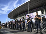 France-Israël au Stade de France : 4 000 forces de l'ordre mobilisées, Macron présent