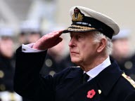 Charles III a rendu hommage aux soldats britanniques, en présence de Kate