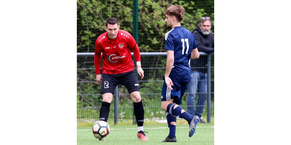 Drusenheim, emmené par Julien Brenner (à gauche), prend un point face au FRH II de Matteo Benigni (à droite).  Photo Franck Kobi