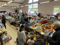 Succès de la bourse de vêtements et jouets enfants