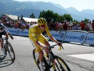 Le Tour de France traverse les Alpes du Sud : les coureurs sont arrivés à Barcelonnette !