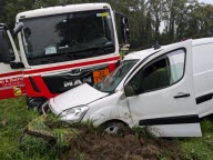 Violent choc entre un camion-citerne et un utilitaire après un stop non marqué