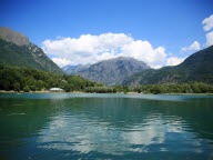 Lac de Valbonnais : au pied des Écrins, plongez dans ses eaux turquoises