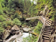 Balade fraîcheur en famille dans les gorges de la Diosaz en Haute-Savoie