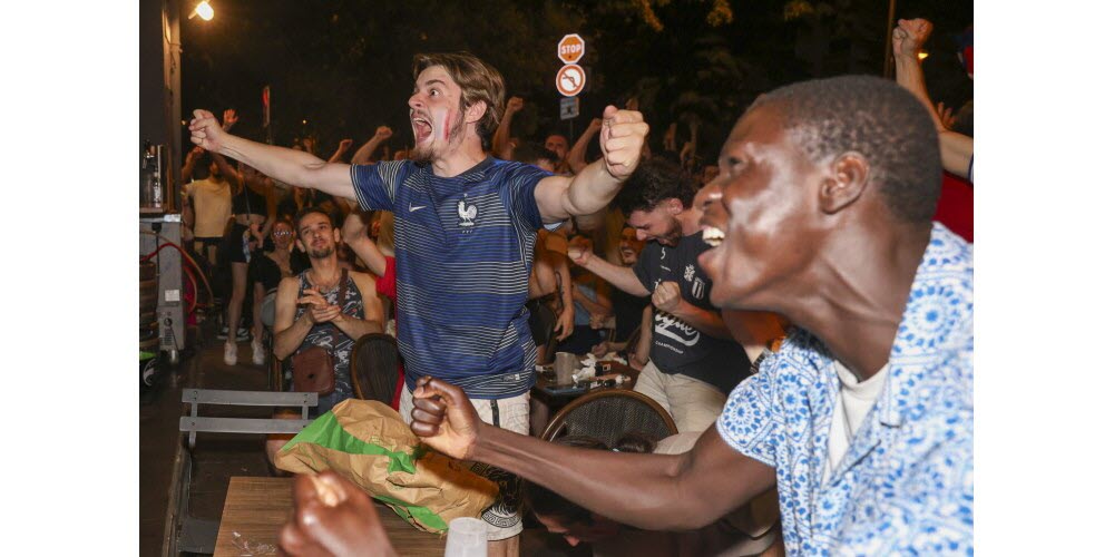 Intensité de la joie à chaque tir au but réussi par les Français.  Photo Le DL /Stéphane Pillaud