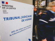 Il viole à cinq reprises son interdiction de séjourner à Vienne