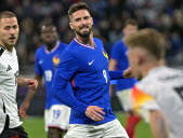 Faut-il faire jouer Olivier Giroud pour que l'équipe de France marque enfin ?