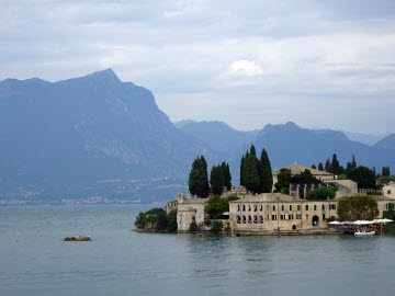 Lecteurs Voyageurs : découvrez l’album offert aux passagers du premier circuit autour des lacs italiens