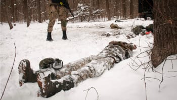 Hromada šrotu a mrtvol u Kursku. Záběry ukazují, jak Rusko pociťuje válku i na svém území