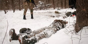 Hromada šrotu a mrtvol u Kursku. Záběry ukazují, jak Rusko pociťuje válku i na svém území