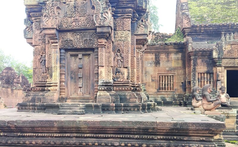 Banteay&#x20;srei&#x20;devatas&#x20;112023&#x20;adb