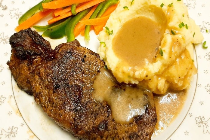 gravy mashed potatoes mohammad fahim unsplash?width=698&height=466&fit=crop&auto=webp