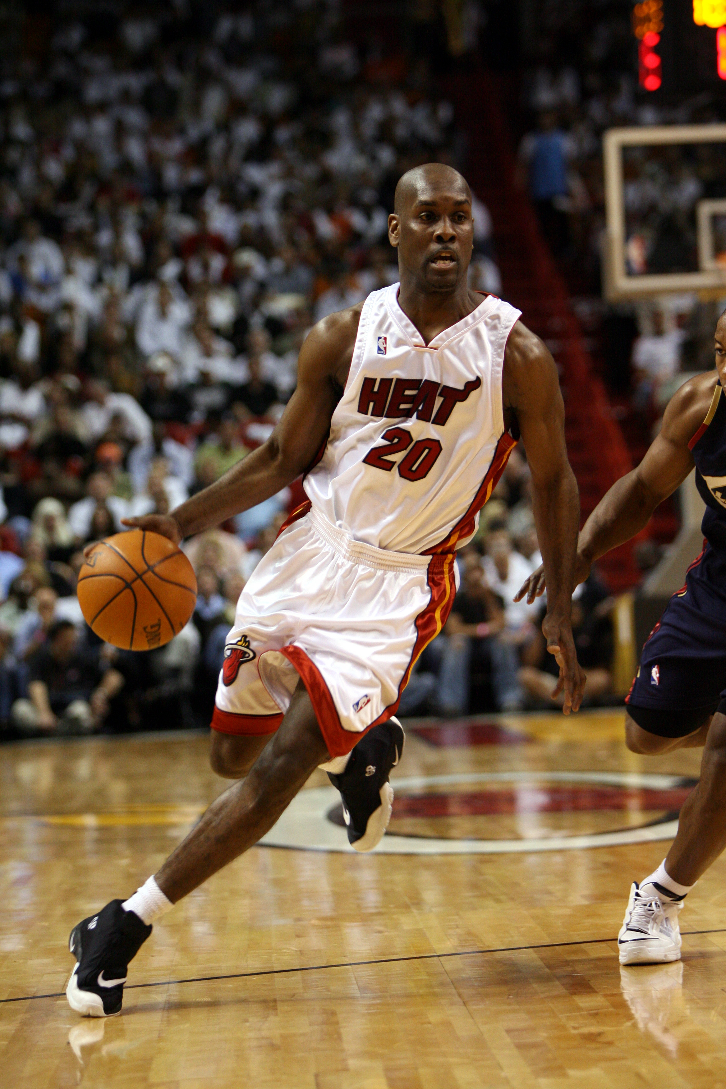 MIAMI ? FEBRUARY 1:  Gary Payton #20 of the Miami Heat drives against the Cleveland Cavaliers at American Airlines Arena on February 1, 2007 in Miami, Florida. Miami won 92-89. NOTE TO USER: User expressly acknowledges and agrees that, by downloading and 