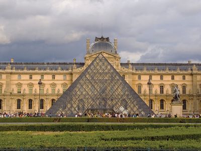 Louvre Museum