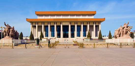 Tiananmen Square: Mao Zedong Memorial Hall